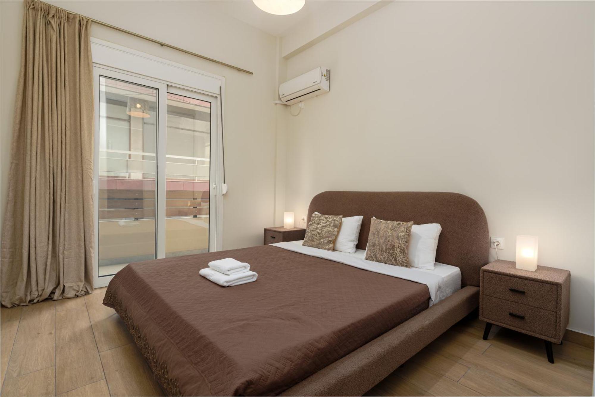 Cozy New Apartment Nearby Metro Атина Екстериор снимка