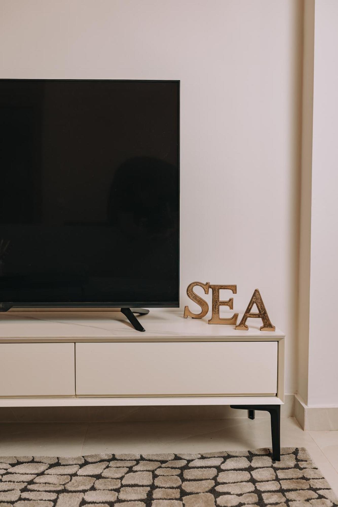 Cozy New Apartment Nearby Metro Атина Екстериор снимка