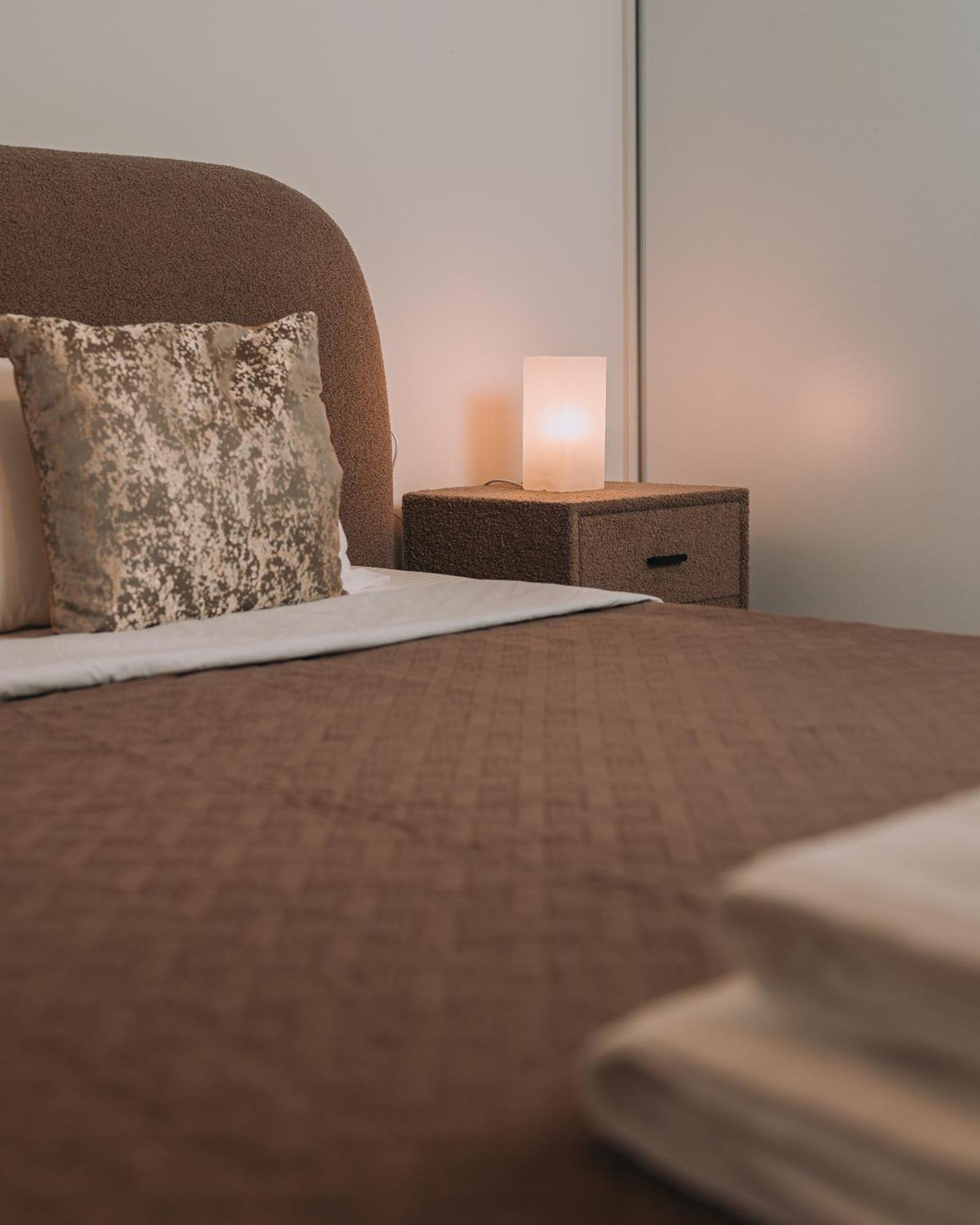 Cozy New Apartment Nearby Metro Атина Екстериор снимка