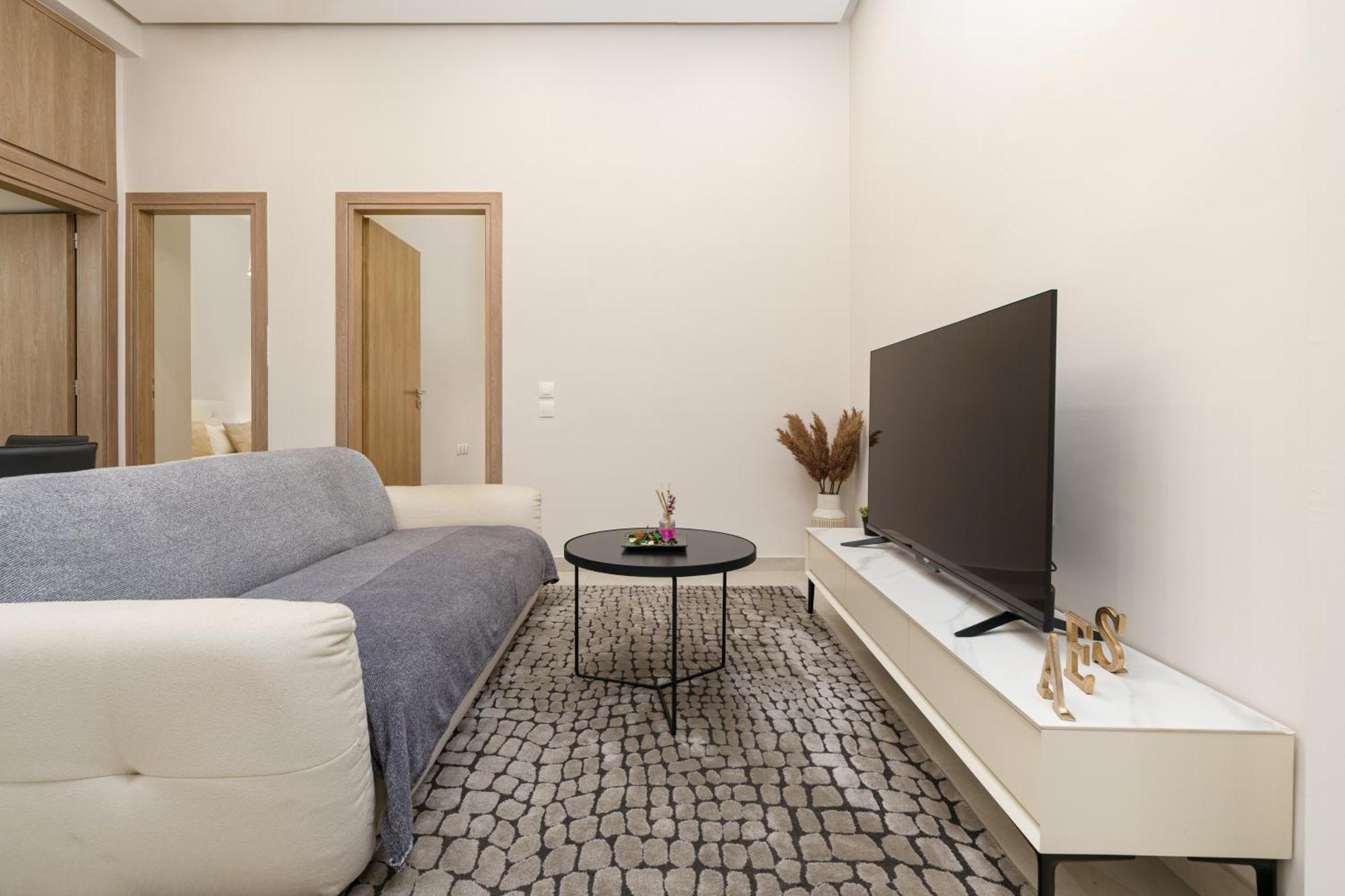 Cozy New Apartment Nearby Metro Атина Екстериор снимка
