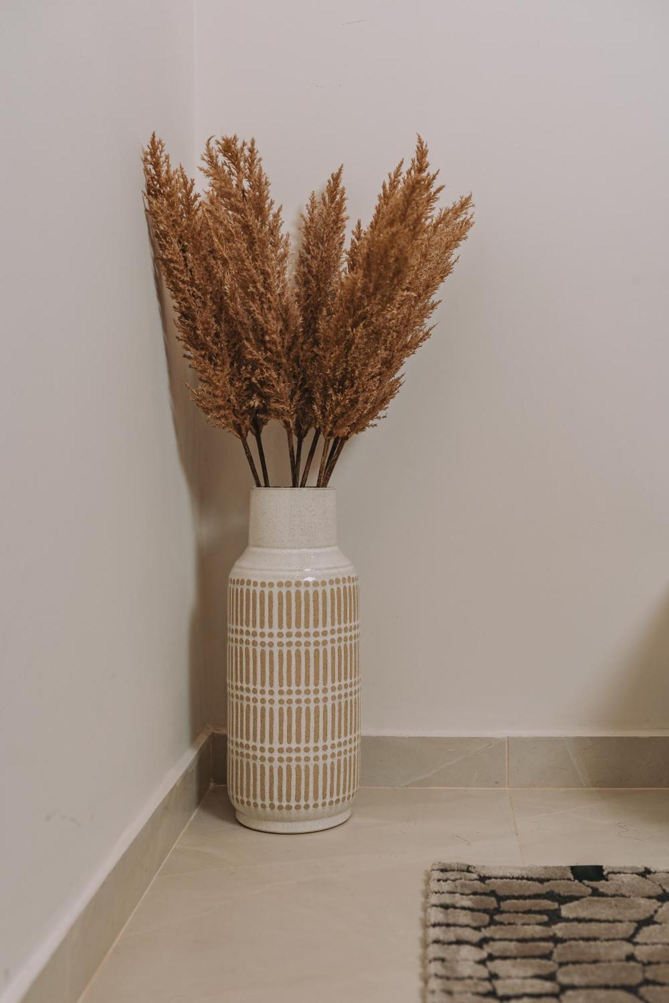 Cozy New Apartment Nearby Metro Атина Екстериор снимка