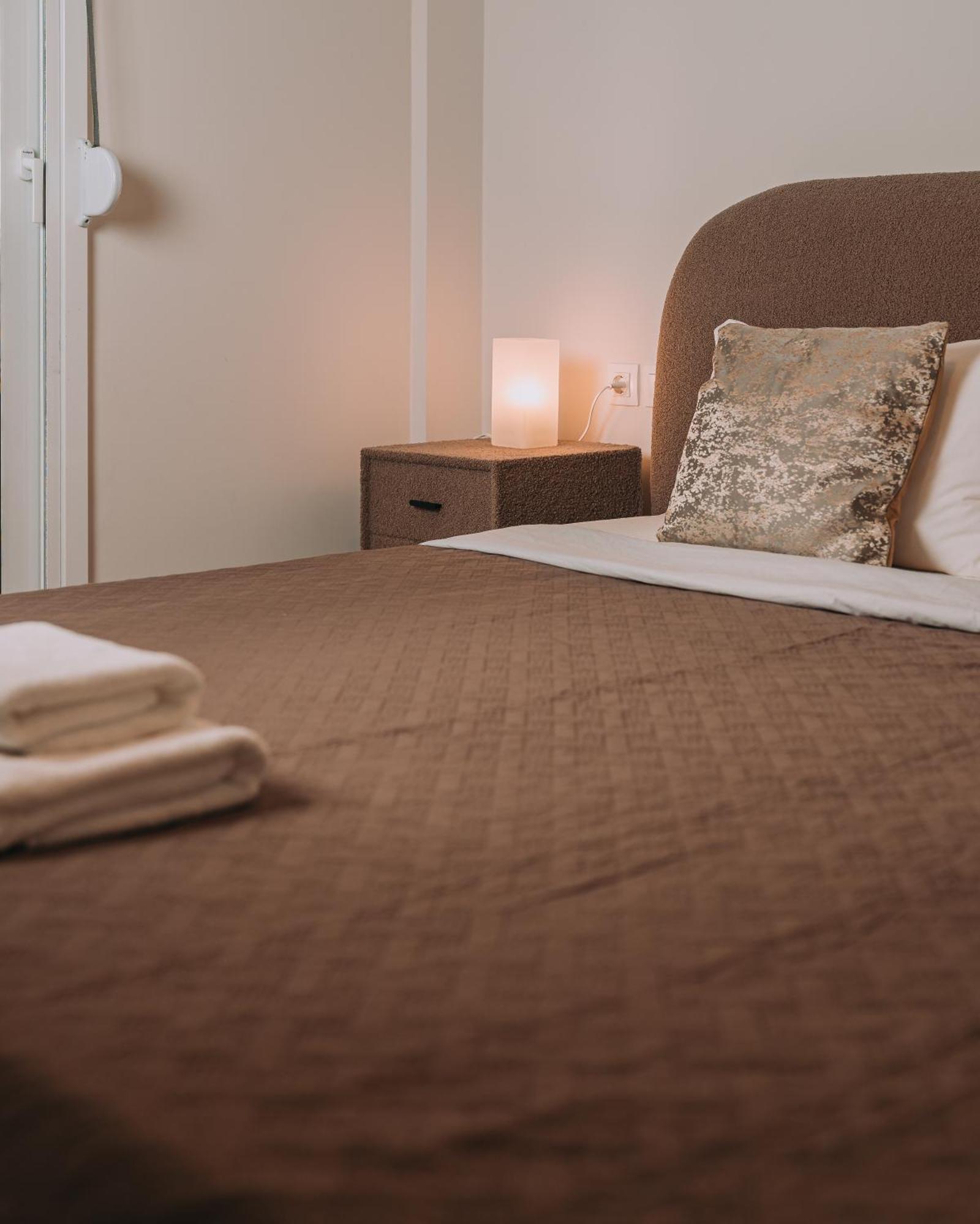 Cozy New Apartment Nearby Metro Атина Екстериор снимка