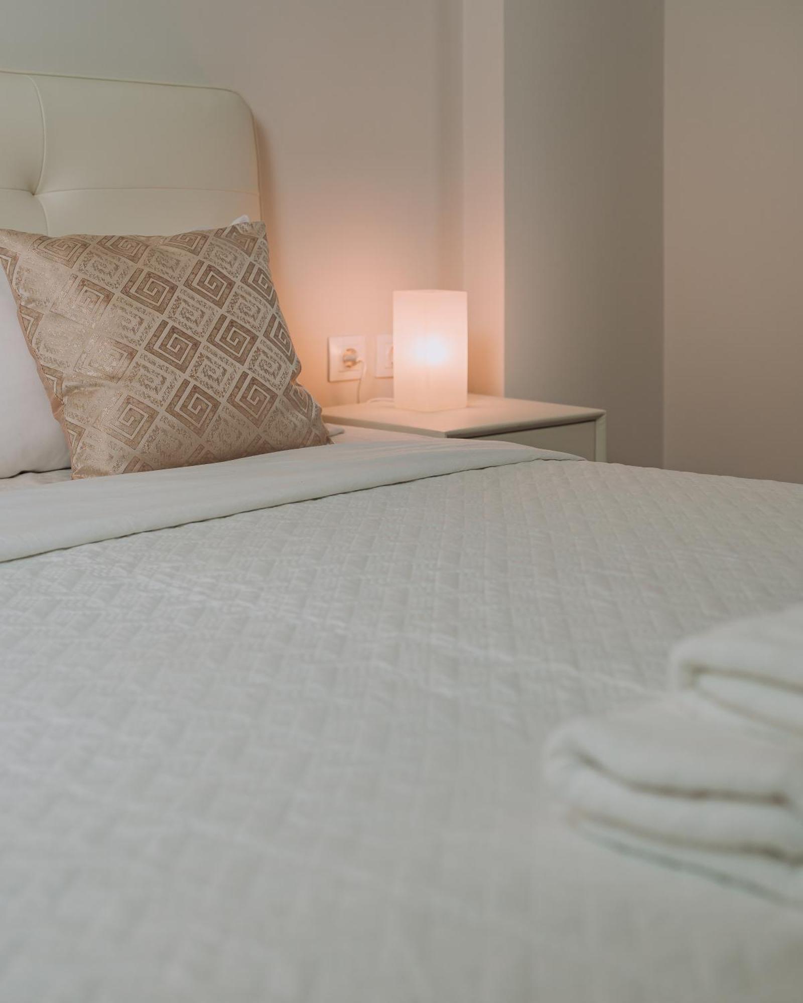 Cozy New Apartment Nearby Metro Атина Екстериор снимка