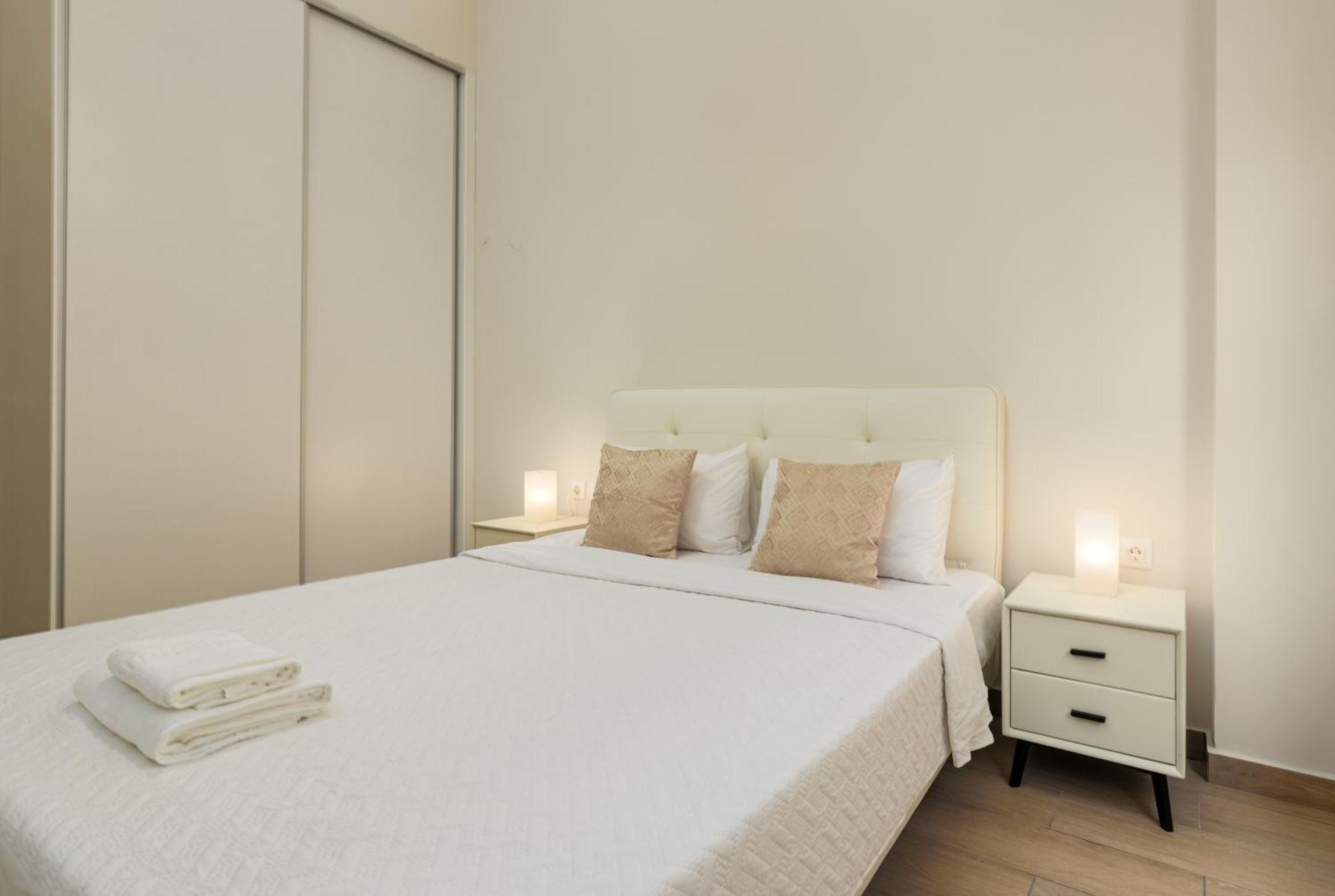 Cozy New Apartment Nearby Metro Атина Екстериор снимка